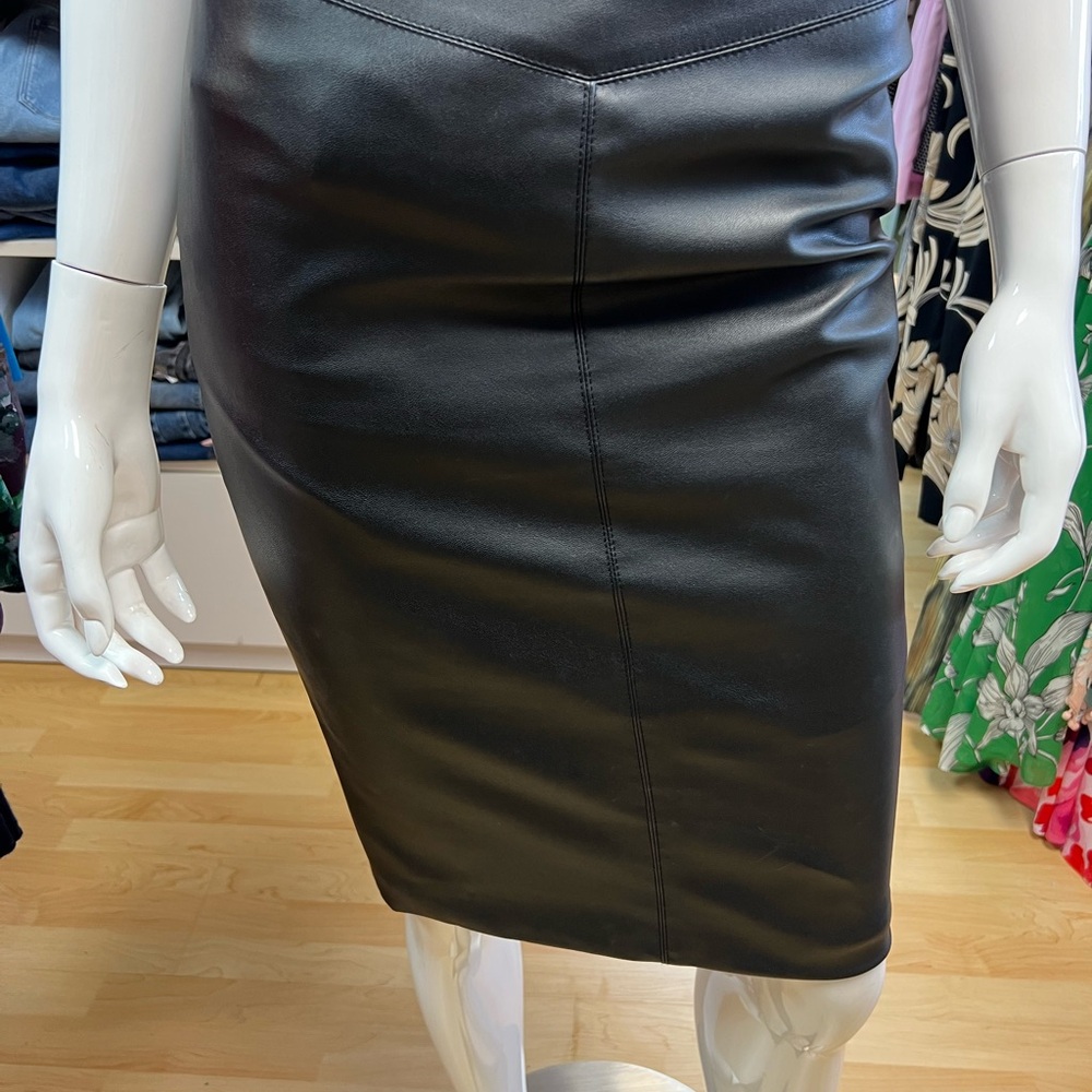Chic Black fox Leather Pencil Skirt